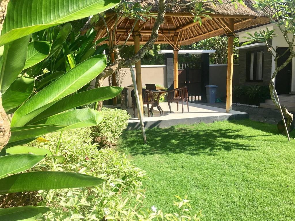 The Celuk Homestay Jimbaran Esterno foto