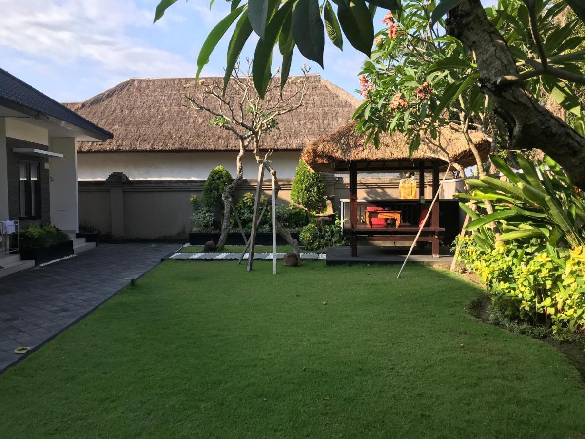 The Celuk Homestay Jimbaran Esterno foto